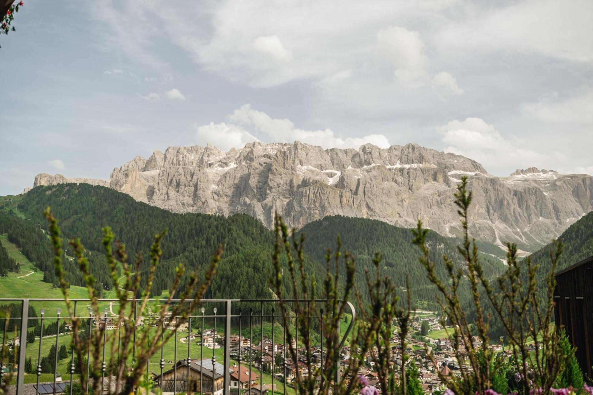 Hotel Daniel Apartments Selva di Val Gardena Exterior foto