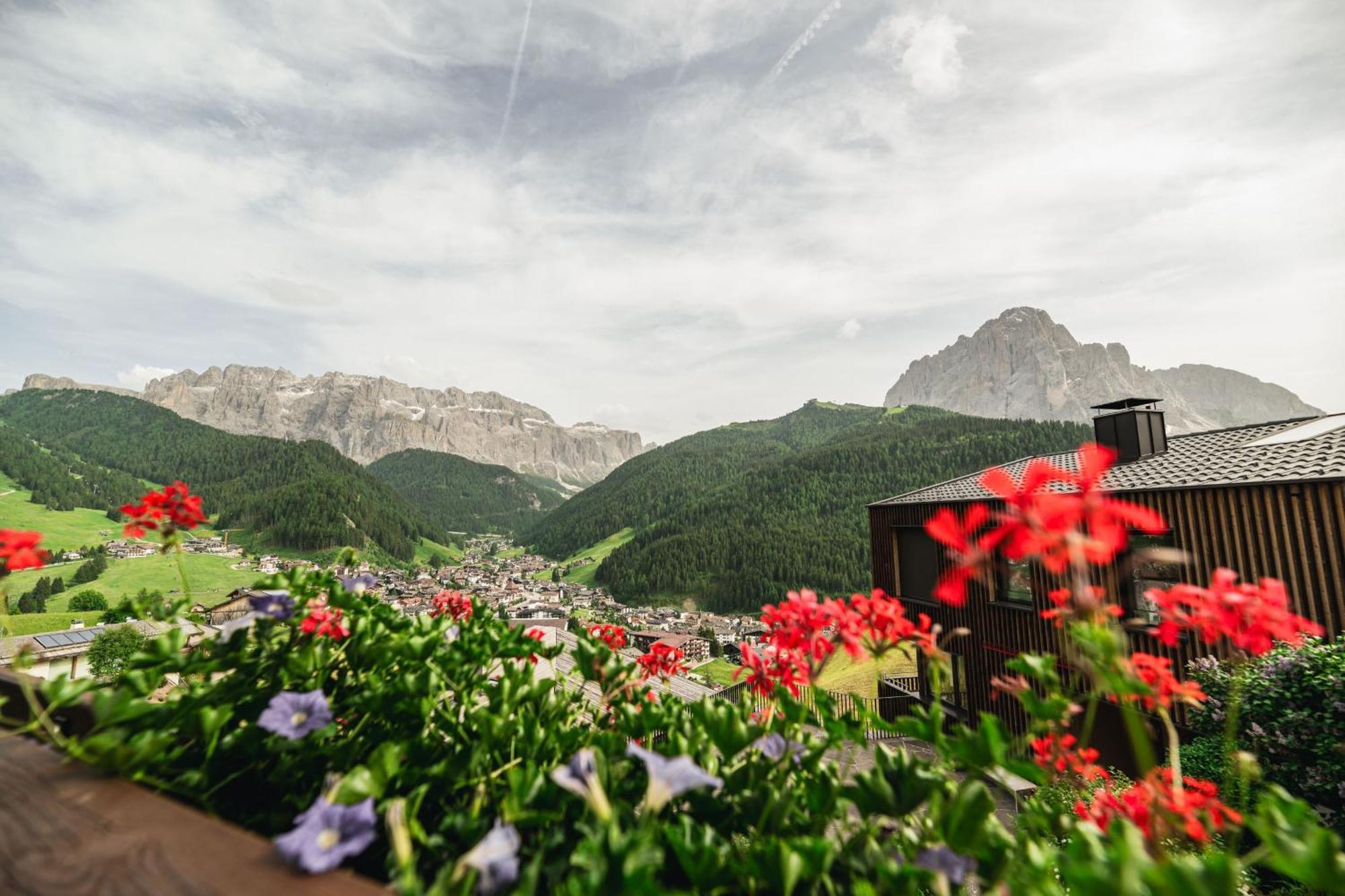Hotel Daniel Apartments Selva di Val Gardena Exterior foto